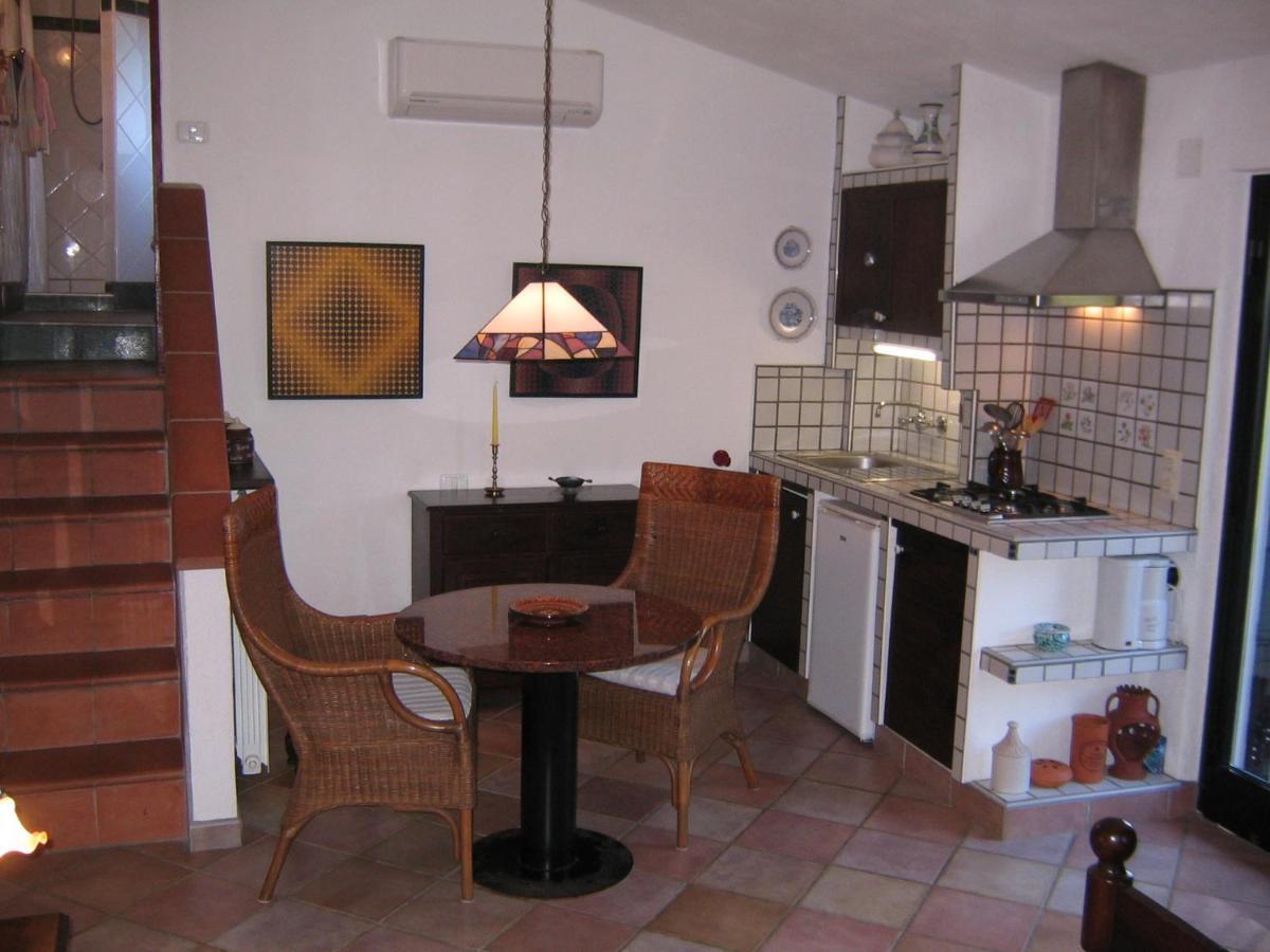Studio-Appartment In Landhaus Mit Meerblick Porto Azzurro Extérieur photo